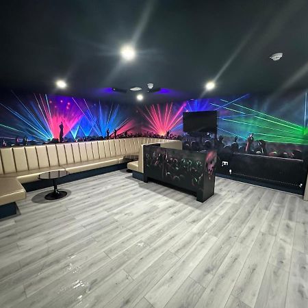 Penthouse Apartment, Sleeps 21 With Terrace 리버풀 외부 사진