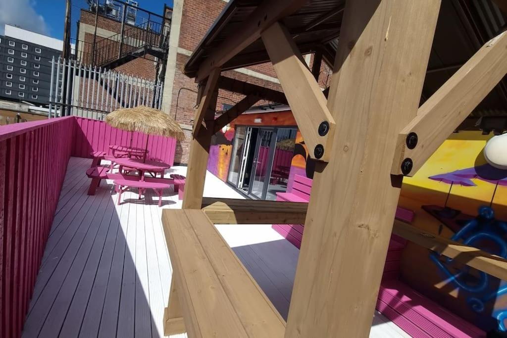 Penthouse Apartment, Sleeps 21 With Terrace 리버풀 외부 사진