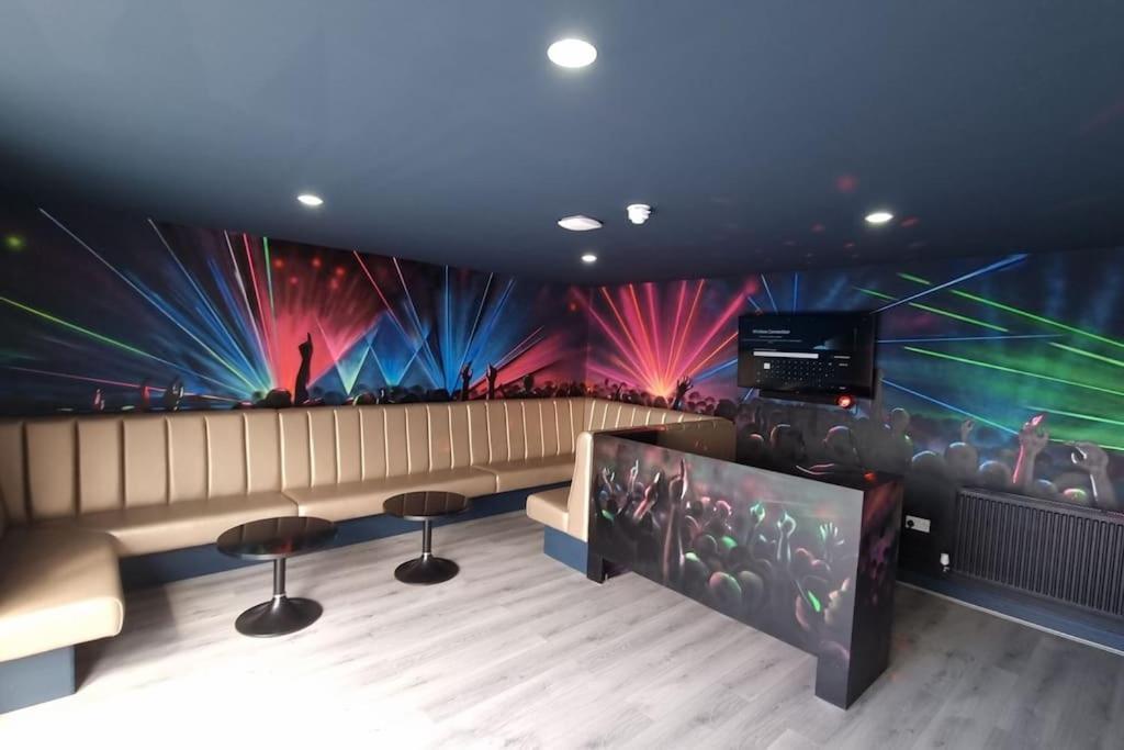 Penthouse Apartment, Sleeps 21 With Terrace 리버풀 외부 사진